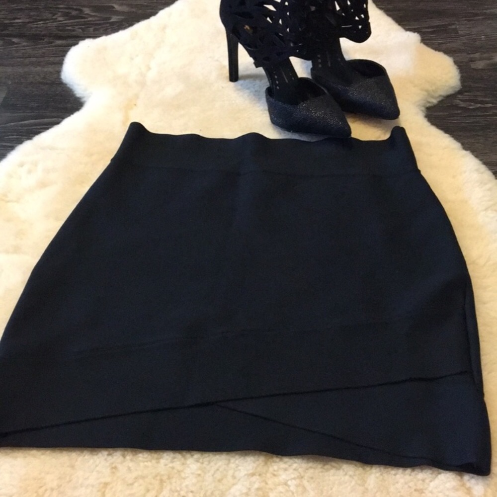 BCBGMaxAzria bandage skirt